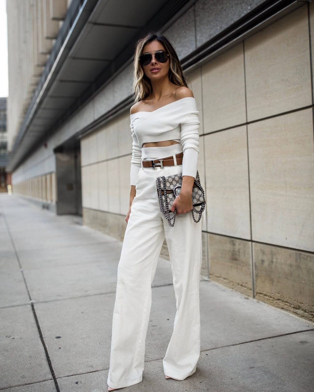 Fashion-blogger-monochromatic-look-hermes-belt.jpeg