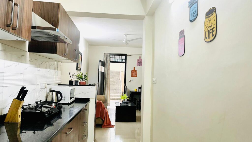 101 GROUND FLOOR LIVNG AND KITCHEN VIEW