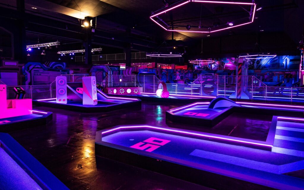 Electric-Thrill-mini-golf