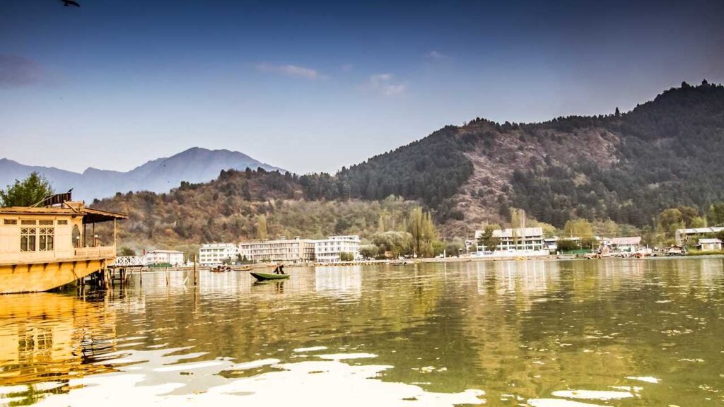 Top Favourite Place To Go In Jammu Srinagar Trip: A Travel Guide