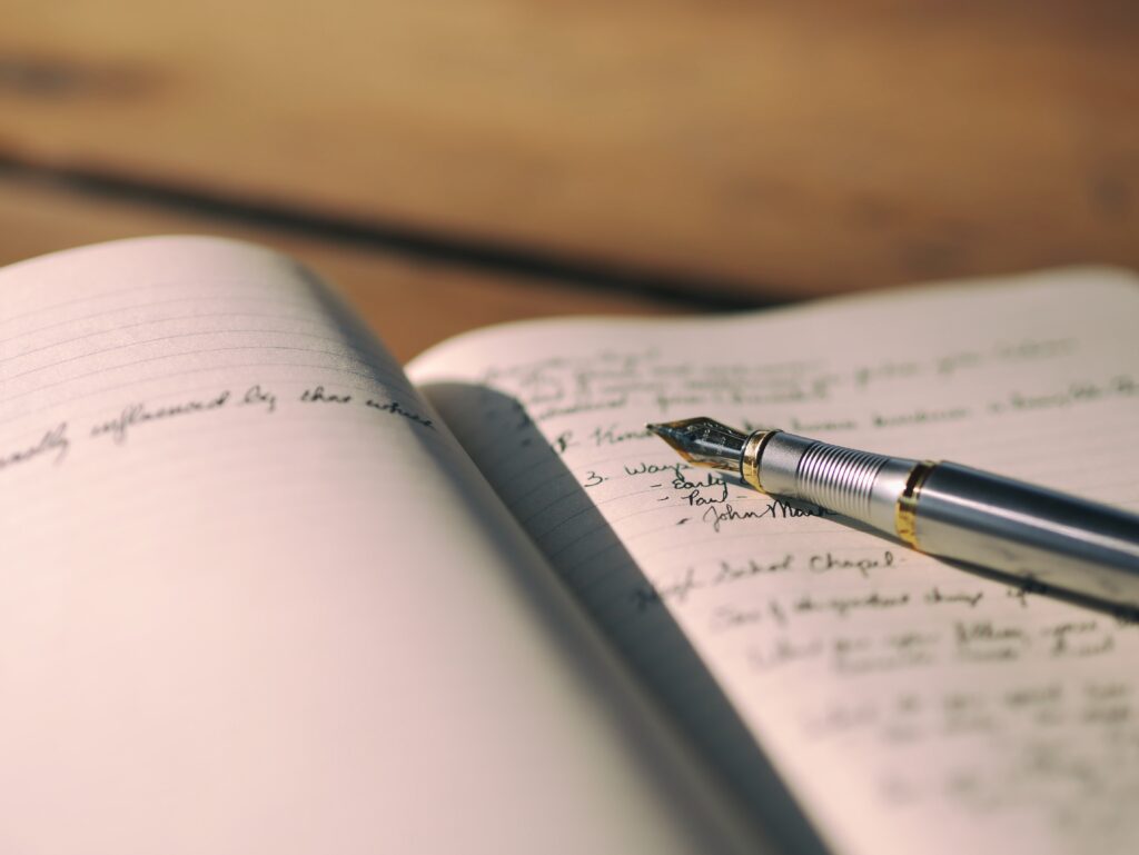 aaron-burden-CKlHKtCJZKk-unsplash (1)