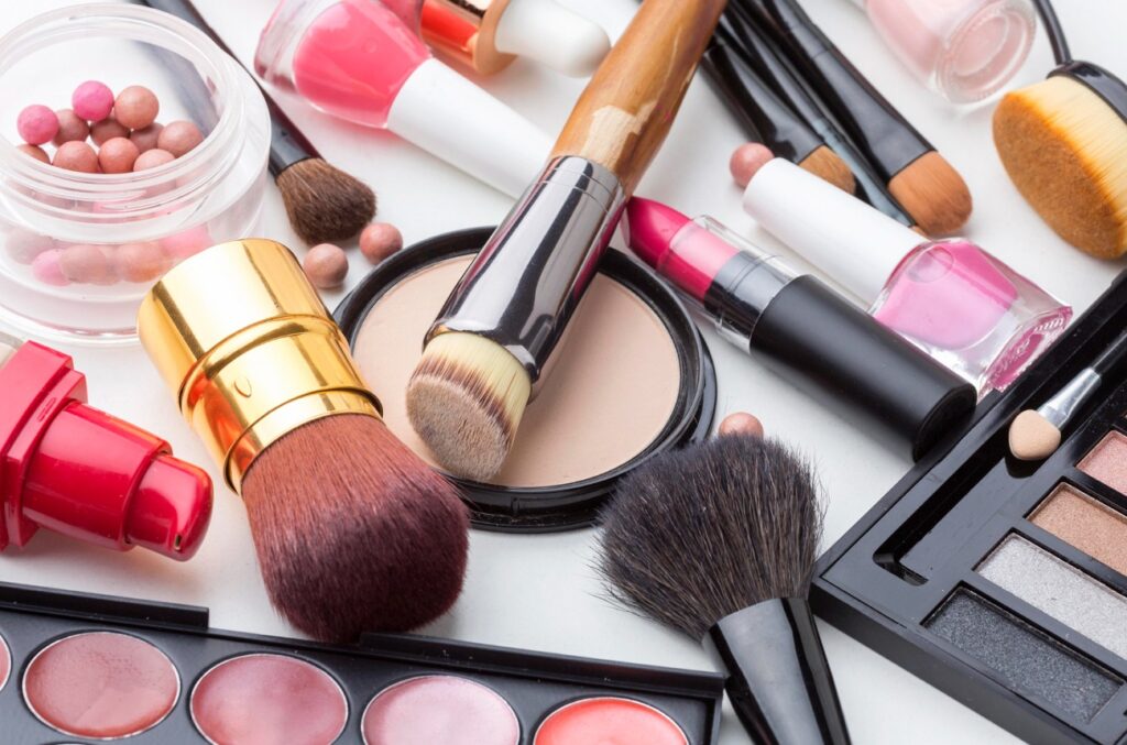 close-up-collection-make-up-beauty-products