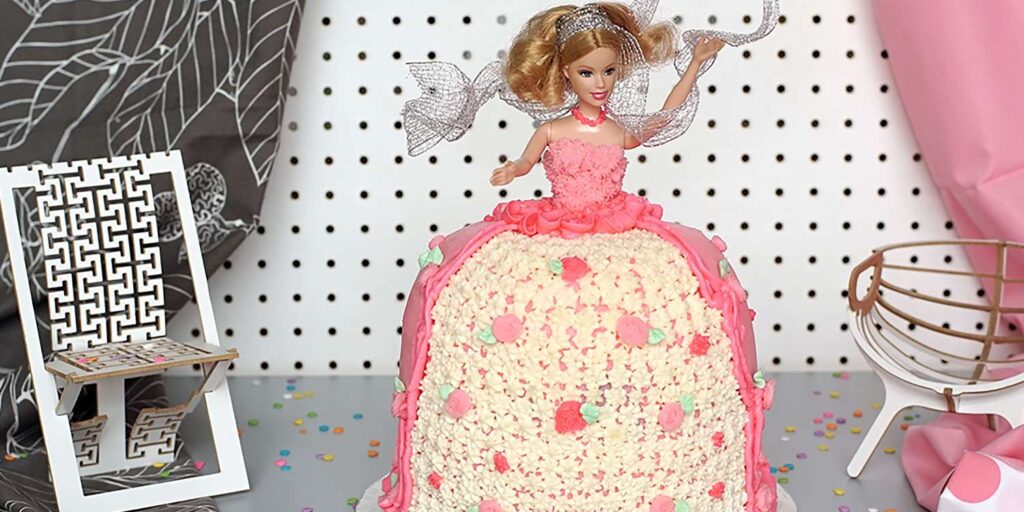 BarbieCakelarge2x1-993e055a25f3405380c44acbf277f45c