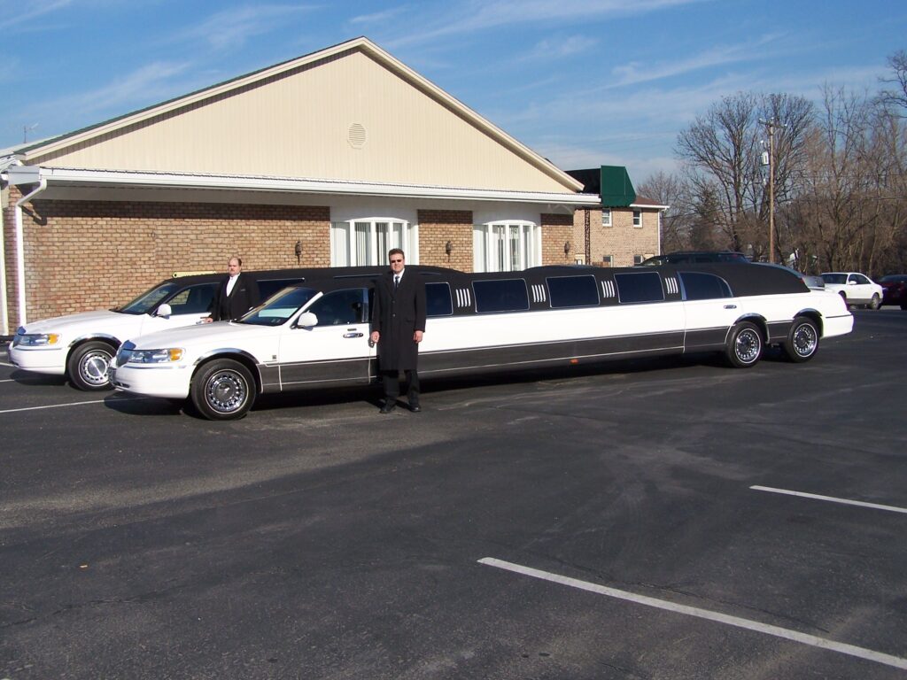 Understanding the Benefits of Hiring Limo Services